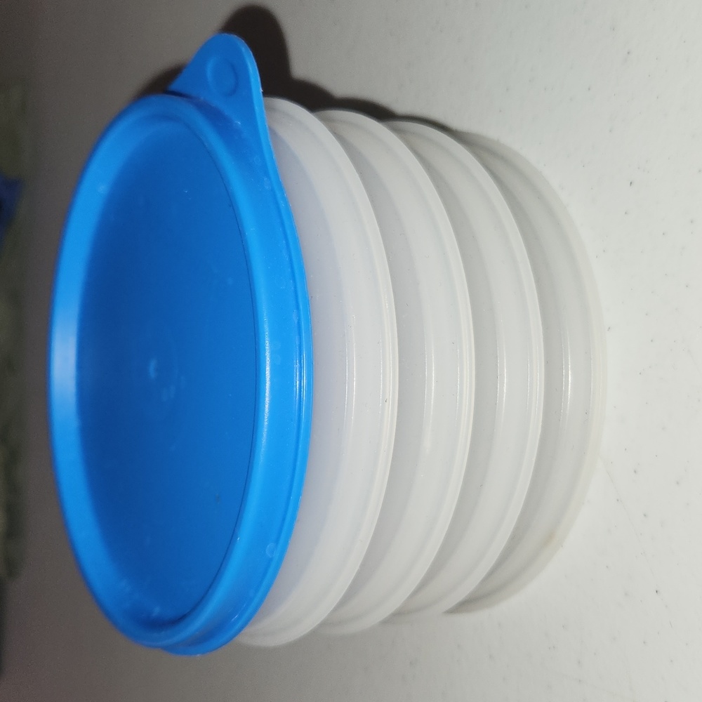Tupperware Hamburger Keeper Set